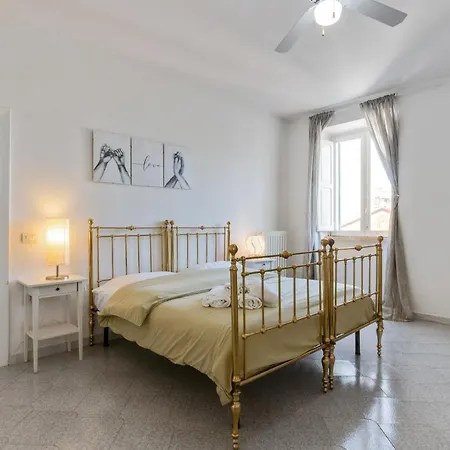 Apartment A Due Passi Dal Ponte - Affitti Brevi Italia